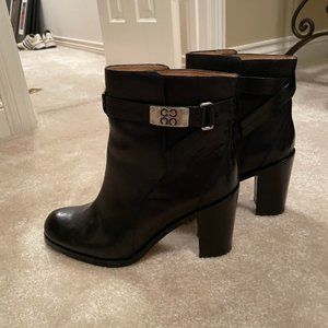 Like new Coach 10 black leather booties